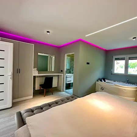 Hotel Breezy *