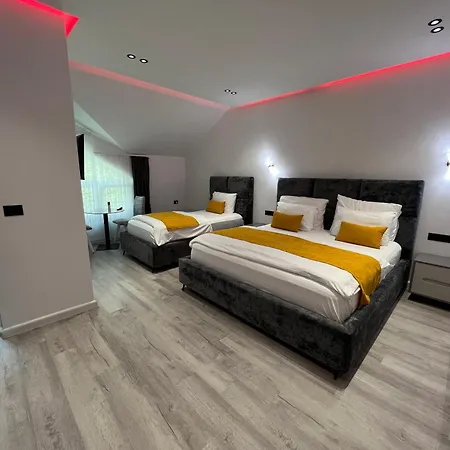 Breezy Hotel *